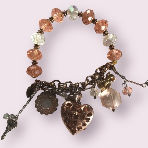 Vintage Betsey Johnson Elastic Charm Bracelet Hearts Crystals Embellished - Picture 7 of 9